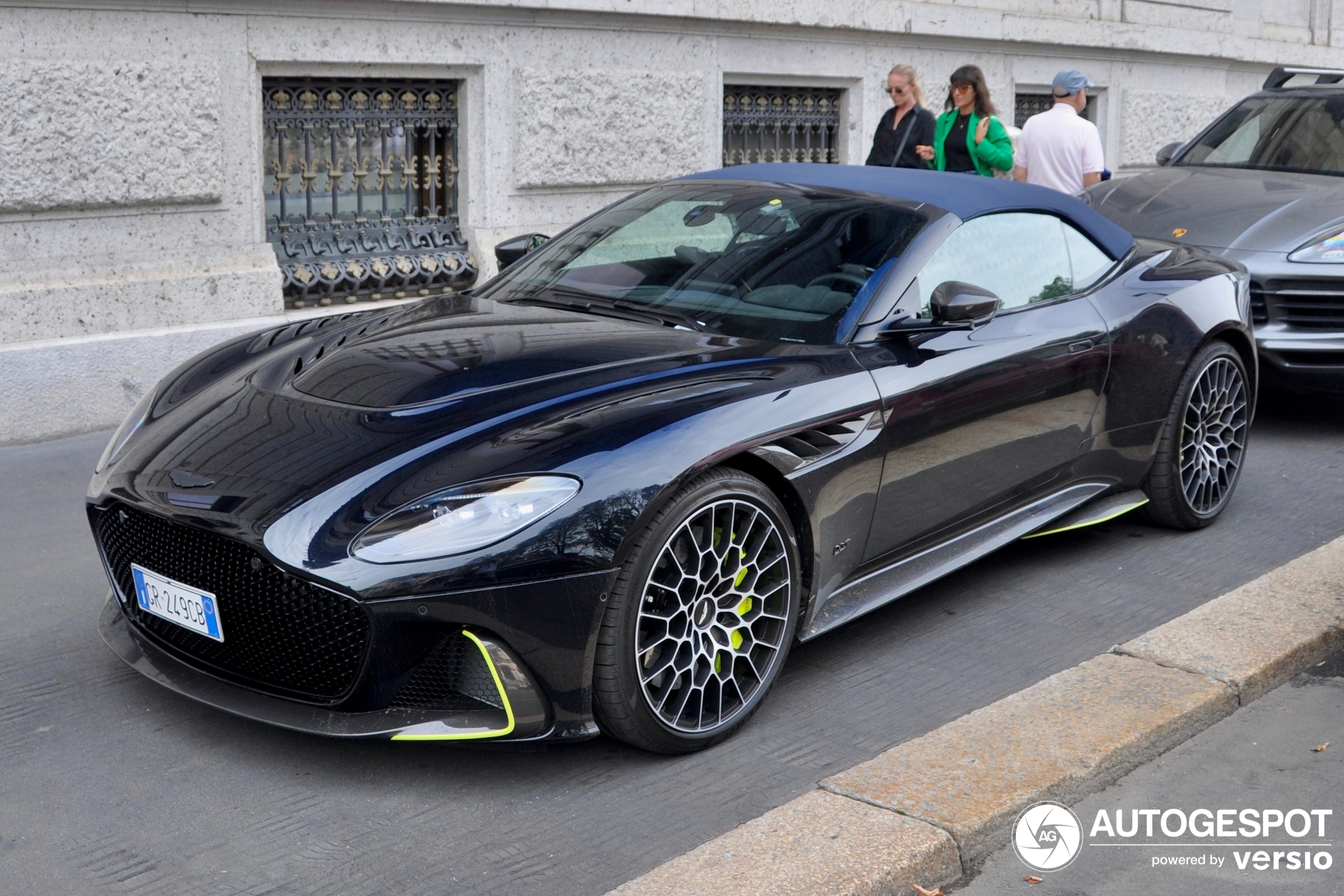 Aston Martin DBS 770 Ultimate Volante