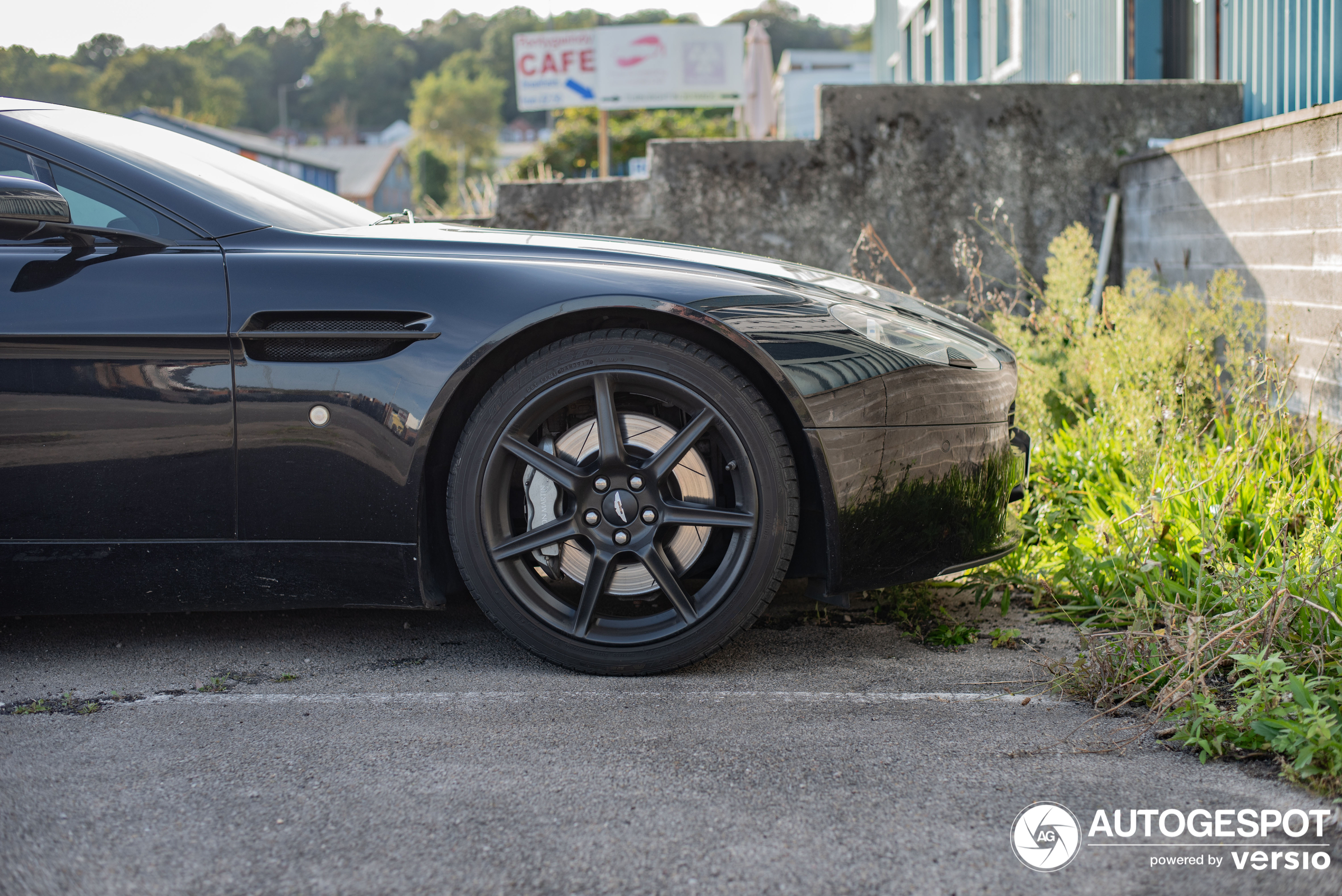 Aston Martin V8 Vantage