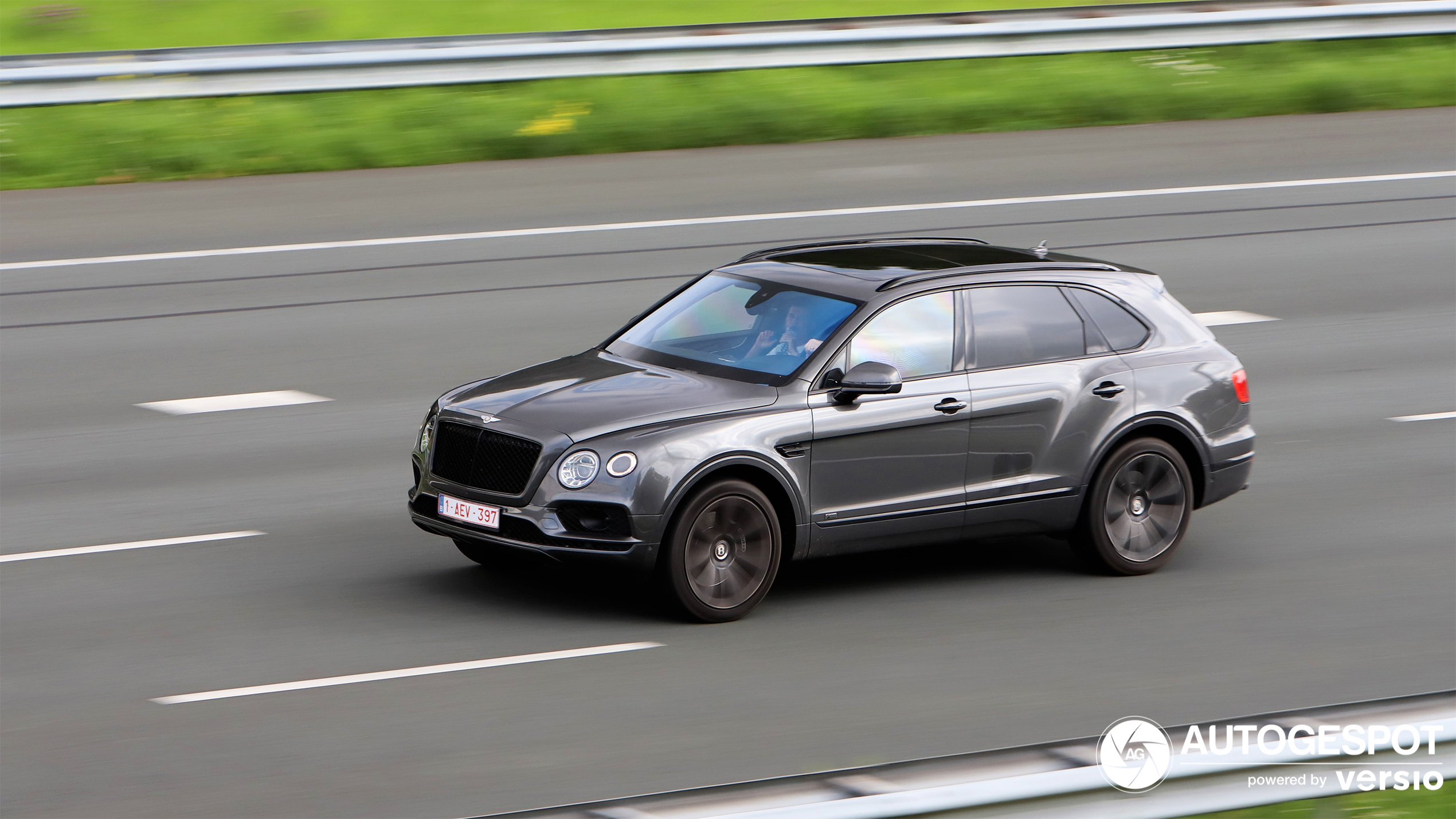 Bentley Bentayga V8 Design Series