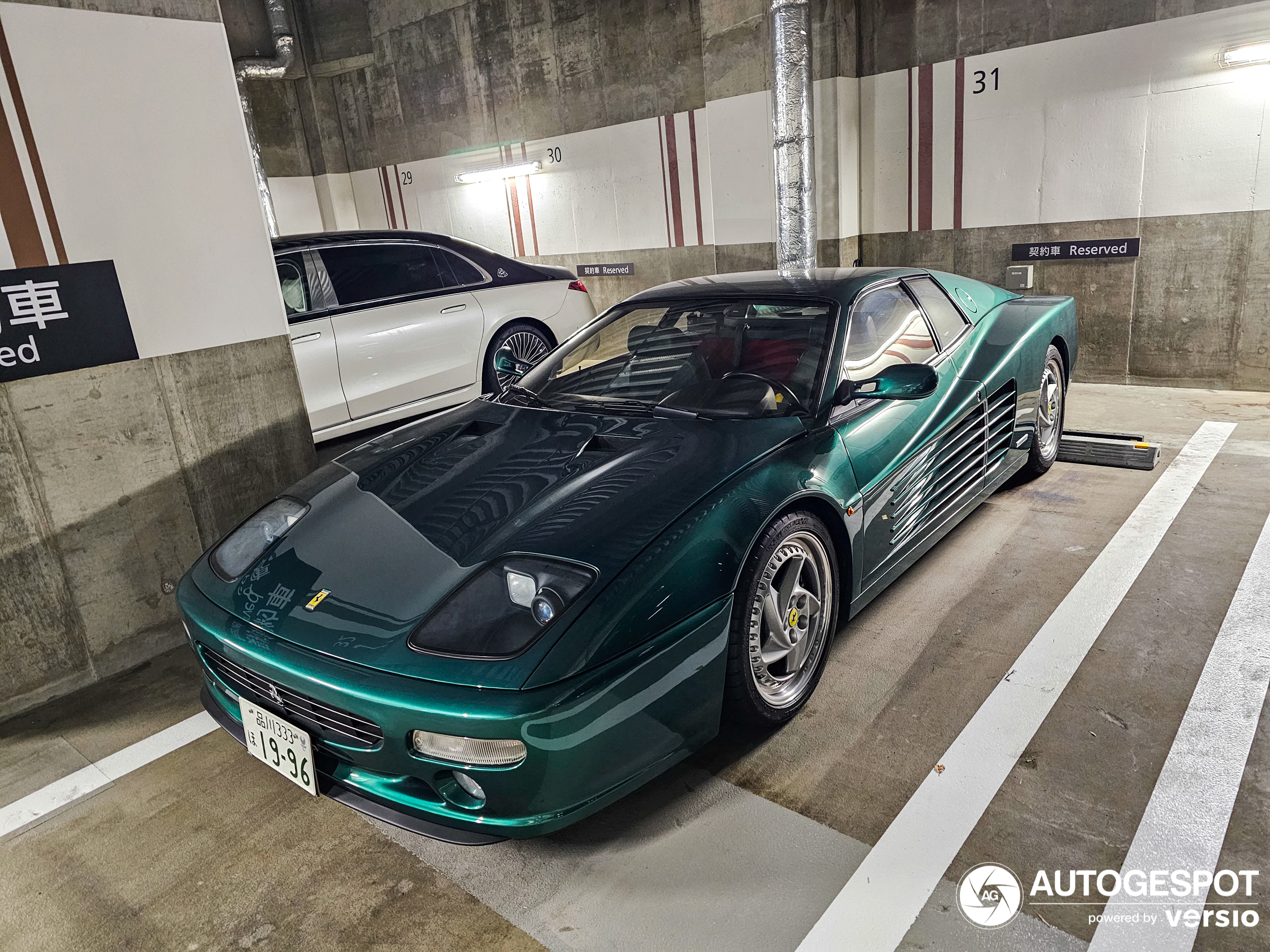 Ein beeindruckender Ferrari F512M erscheint in Tokyo.