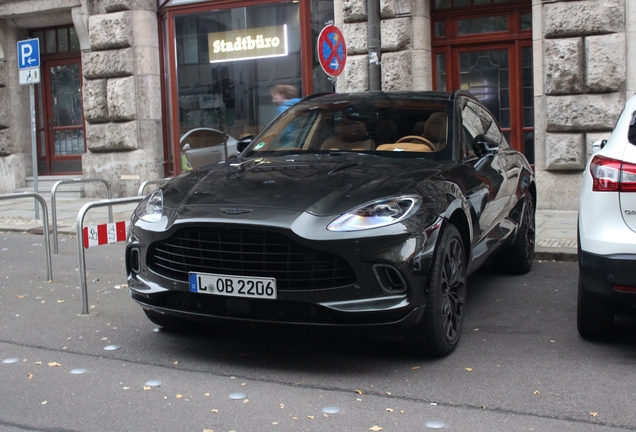 Aston Martin DBX