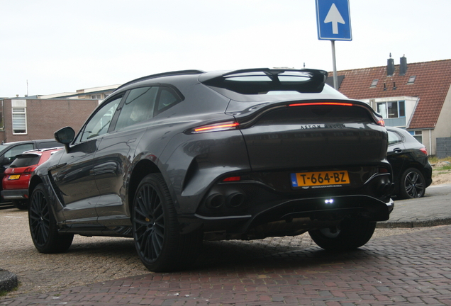 Aston Martin DBX707