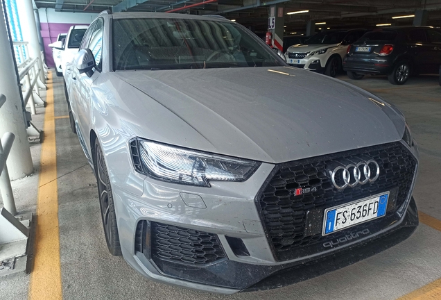 Audi RS4 Avant B9