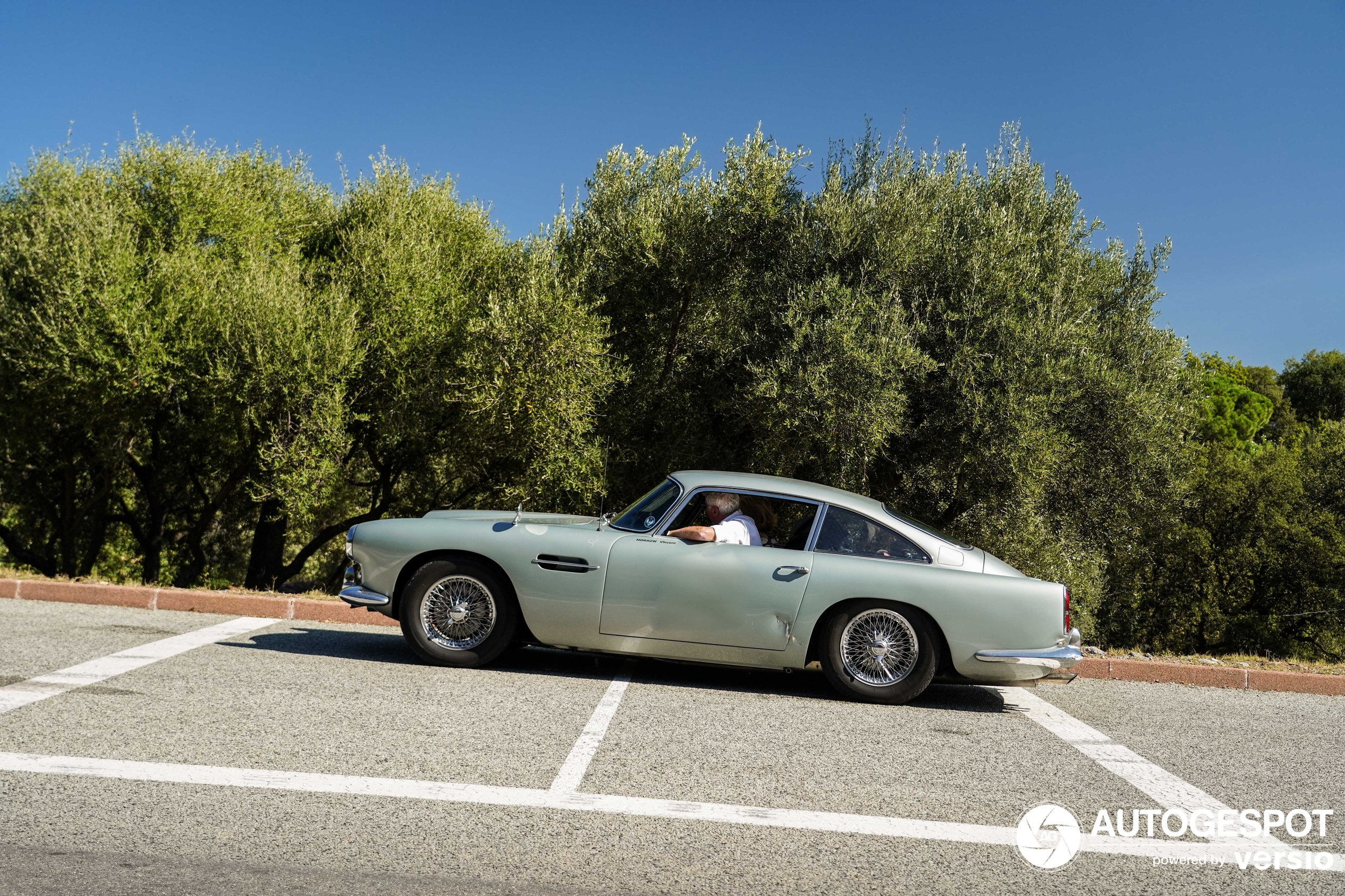 Aston Martin DB4 Series II