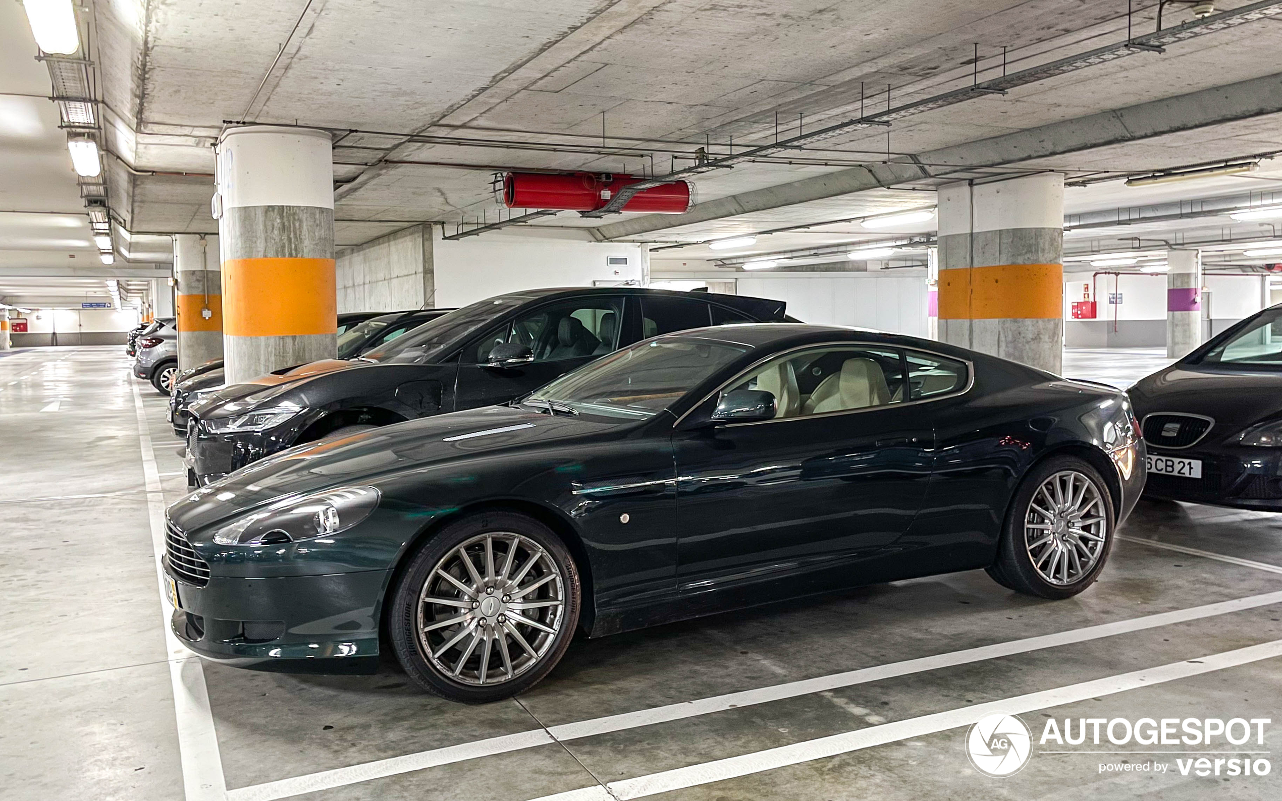 Aston Martin DB9