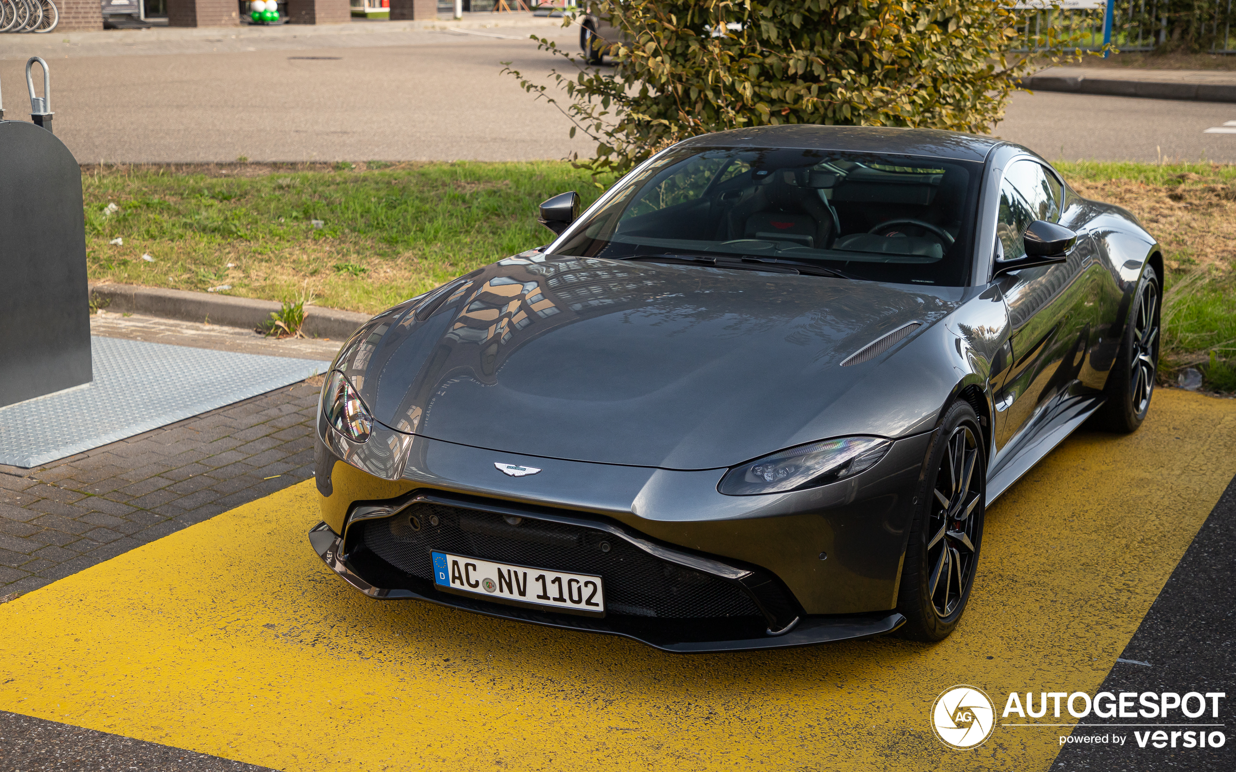 Aston Martin V8 Vantage 2018