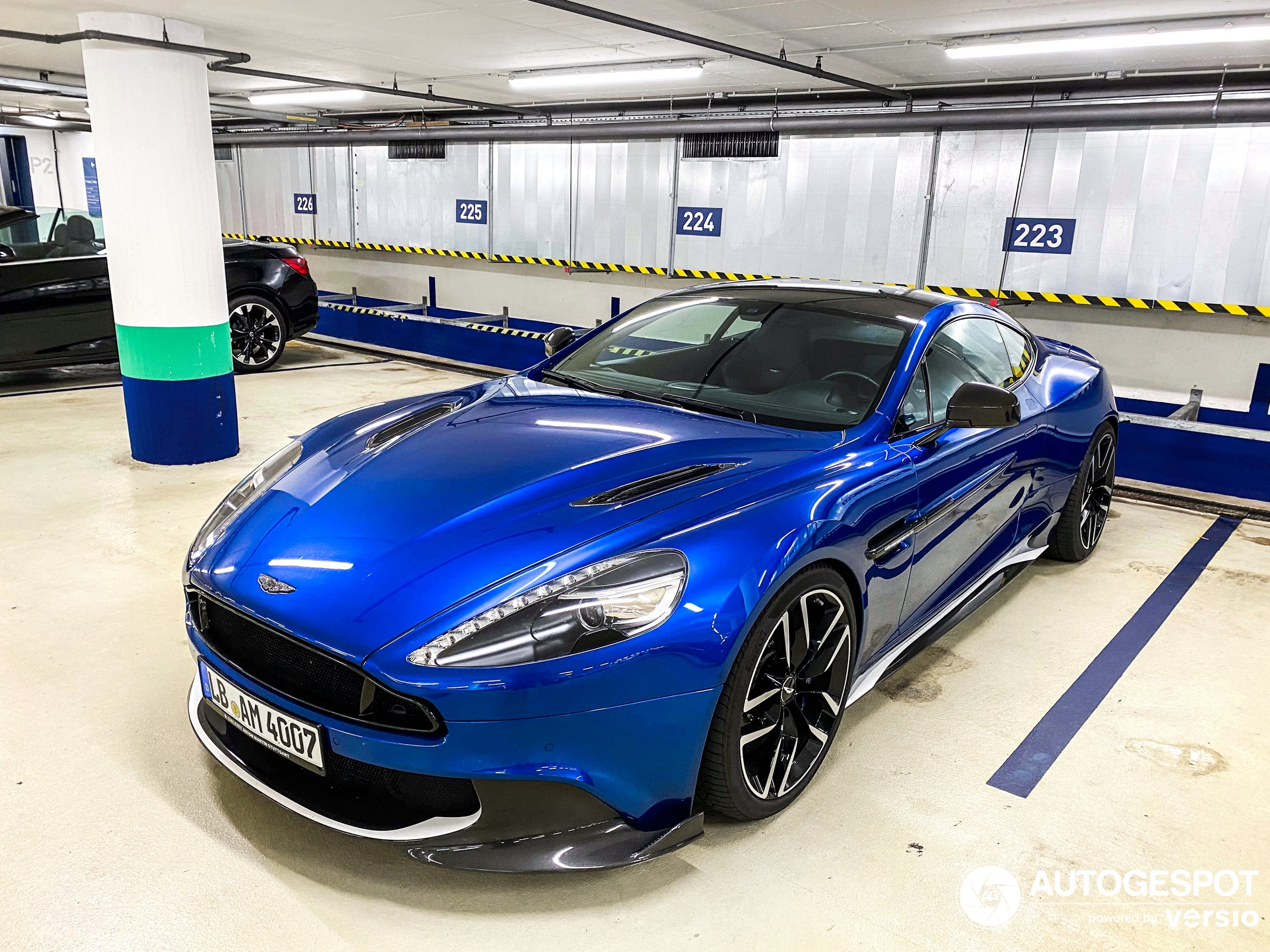 Aston Martin Vanquish S 2017