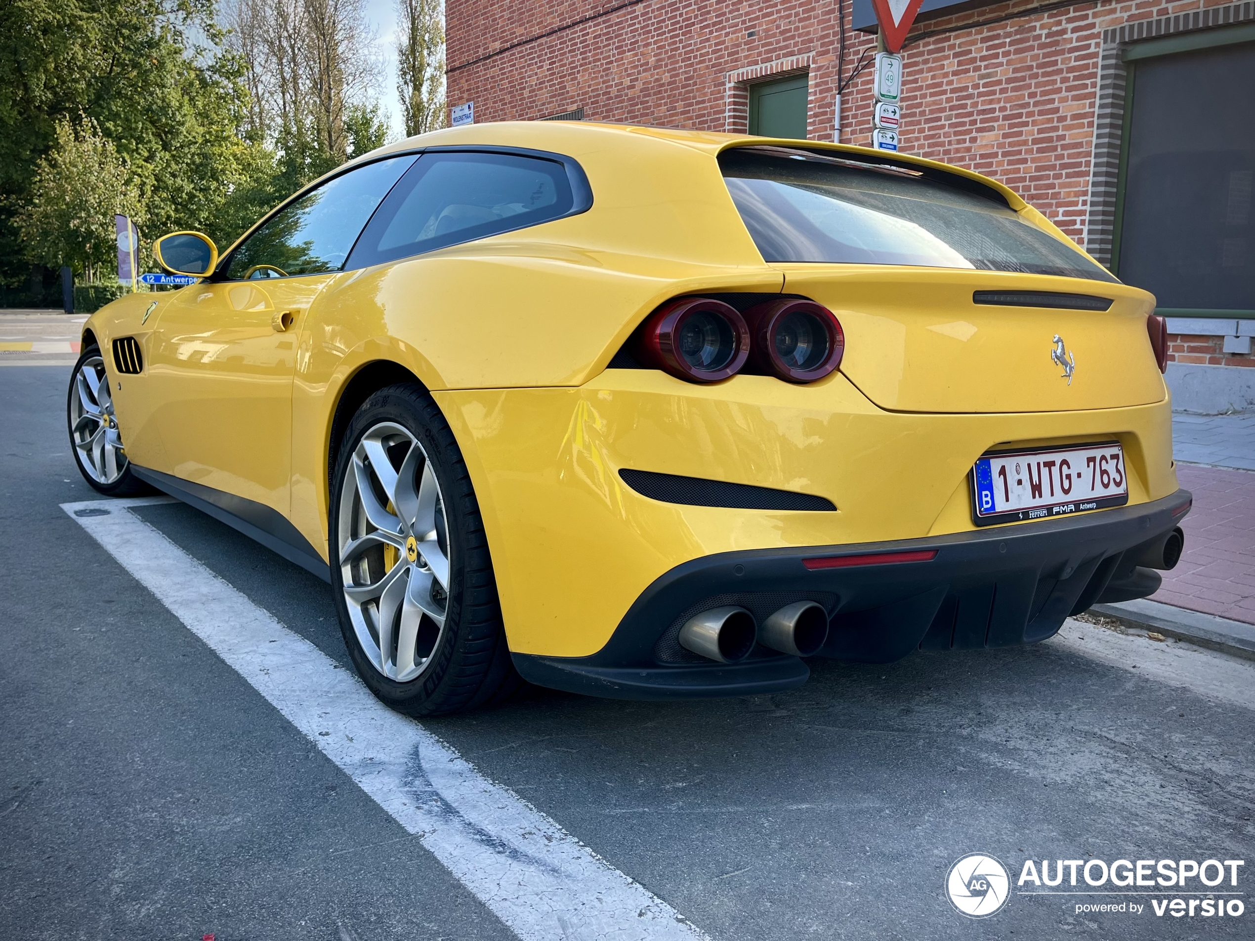 Ferrari GTC4Lusso T