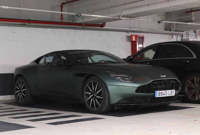 Aston Martin DB11 V8