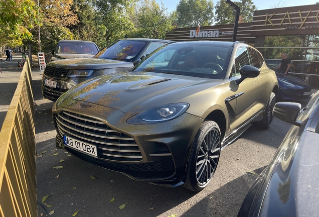 Aston Martin DBX707