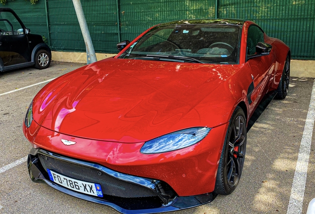 Aston Martin V8 Vantage 2018