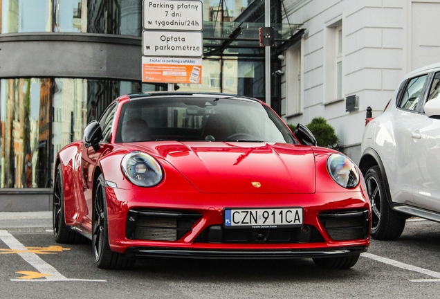 Porsche 992 Carrera 4 GTS