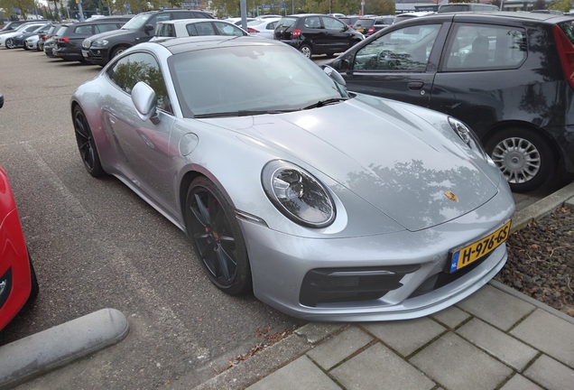 Porsche 992 Carrera 4S