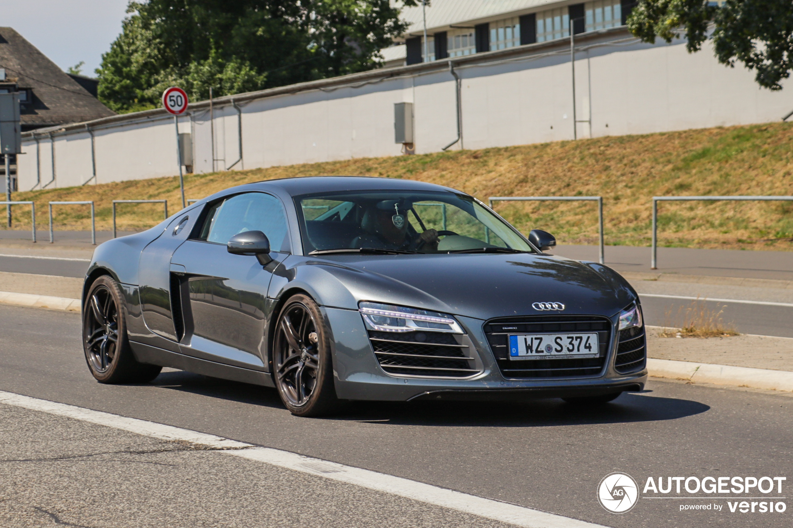 Audi R8 2013