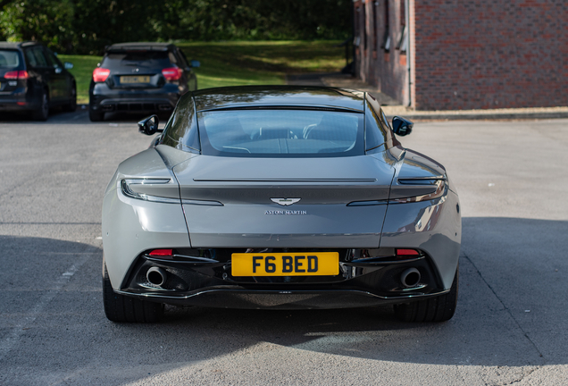 Aston Martin DB11 V8