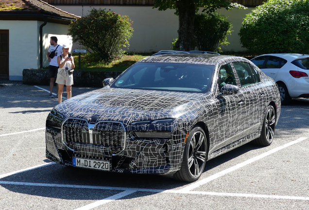 BMW 760i xDrive 2023