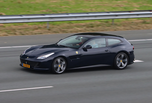 Ferrari GTC4Lusso