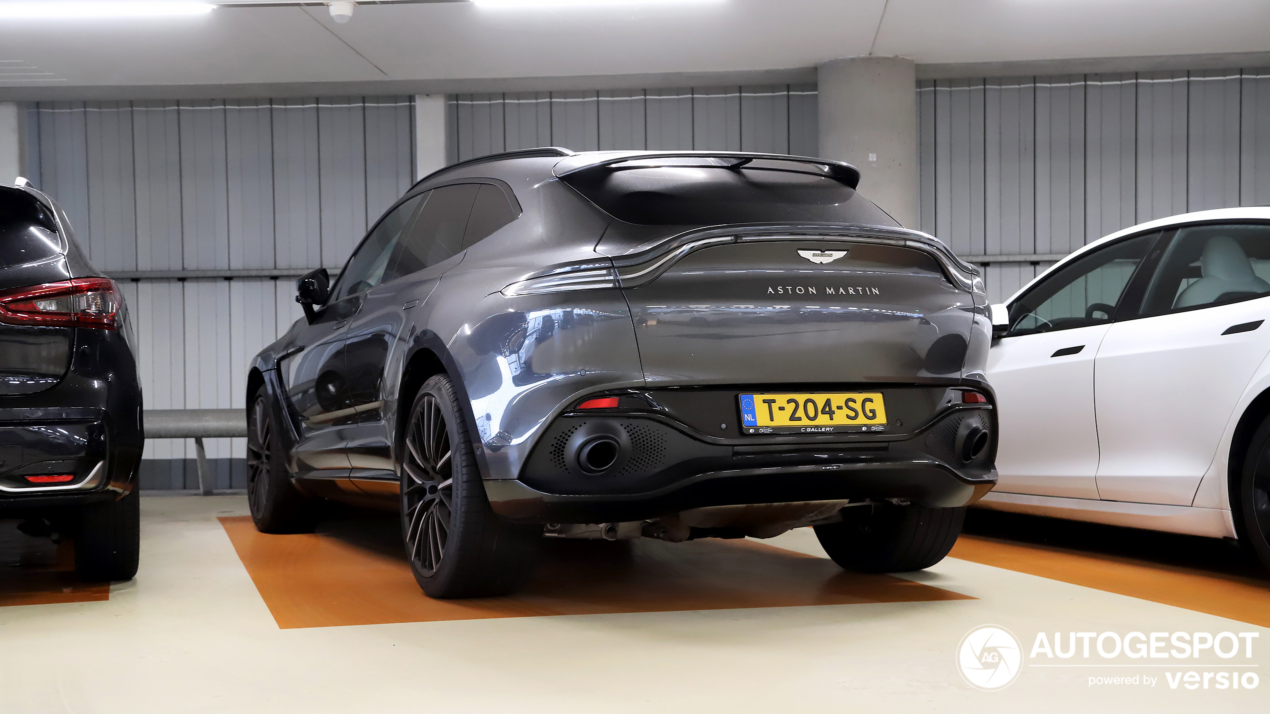 Aston Martin DBX