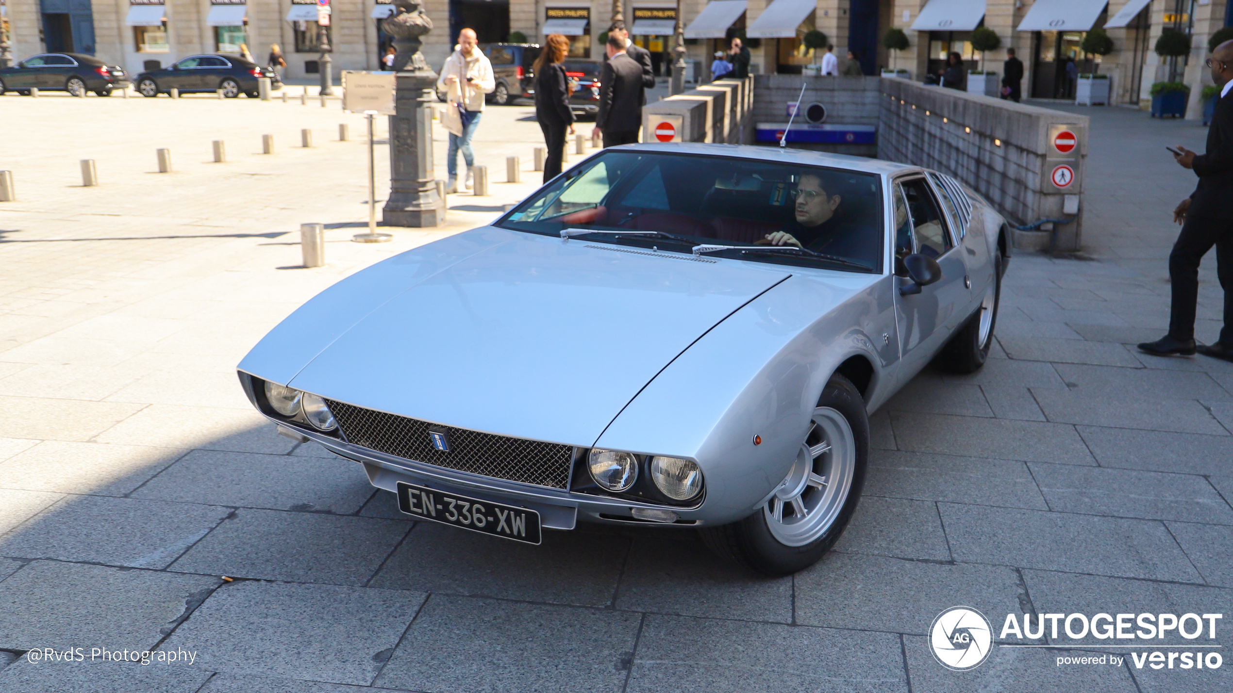 Ein wunderschöner De Tomaso Mangusta erscheint in den Straßen von Paris.