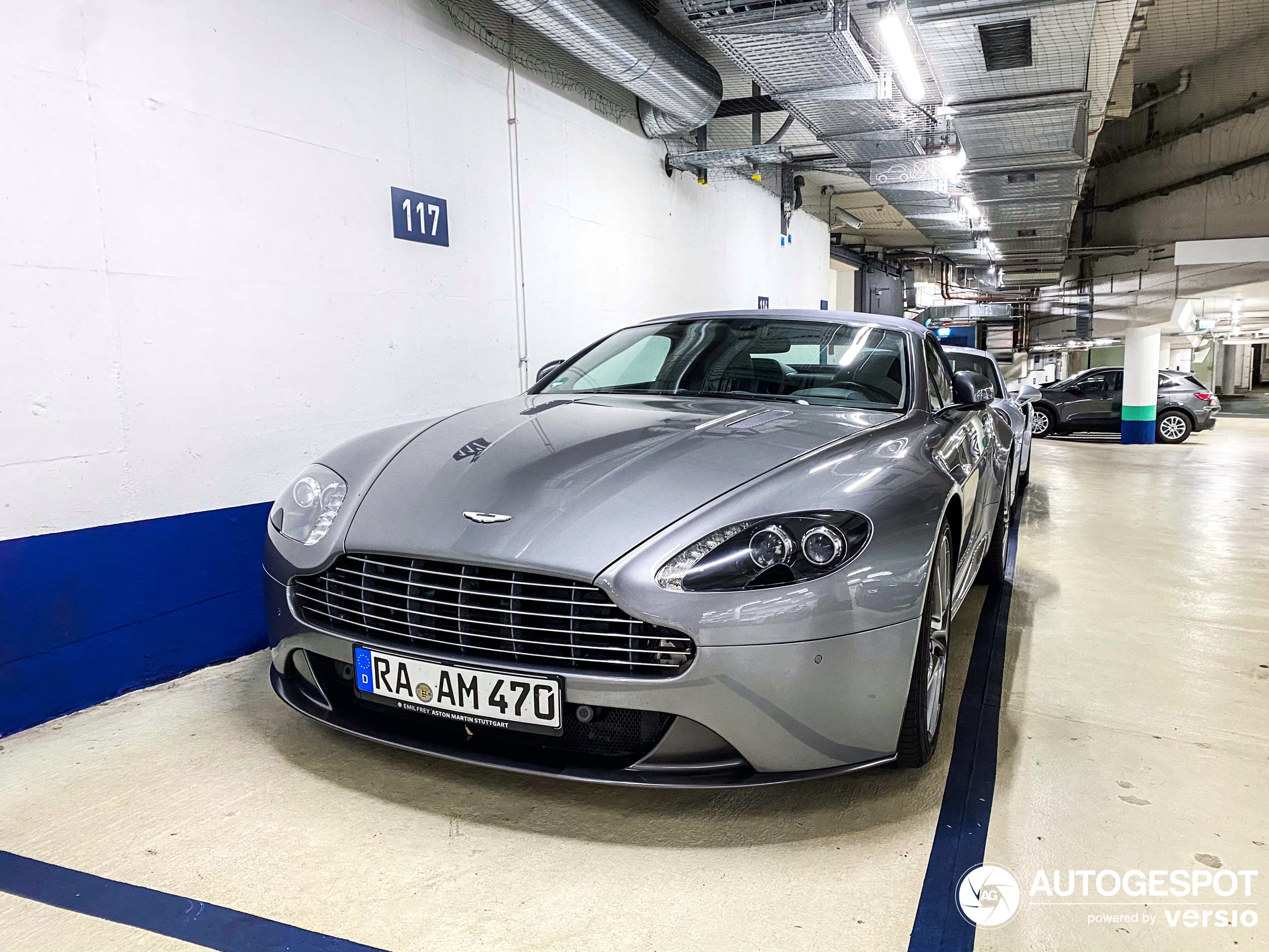 Aston Martin V8 Vantage Roadster 2012