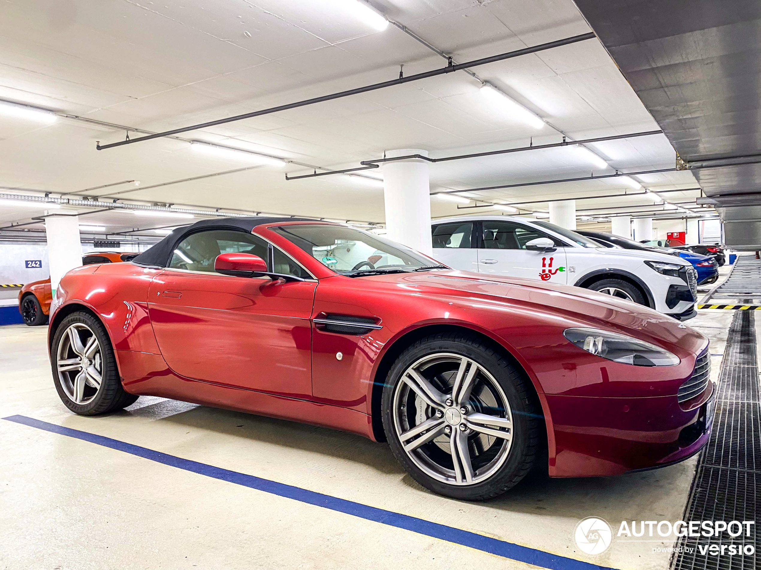 Aston Martin V8 Vantage Roadster