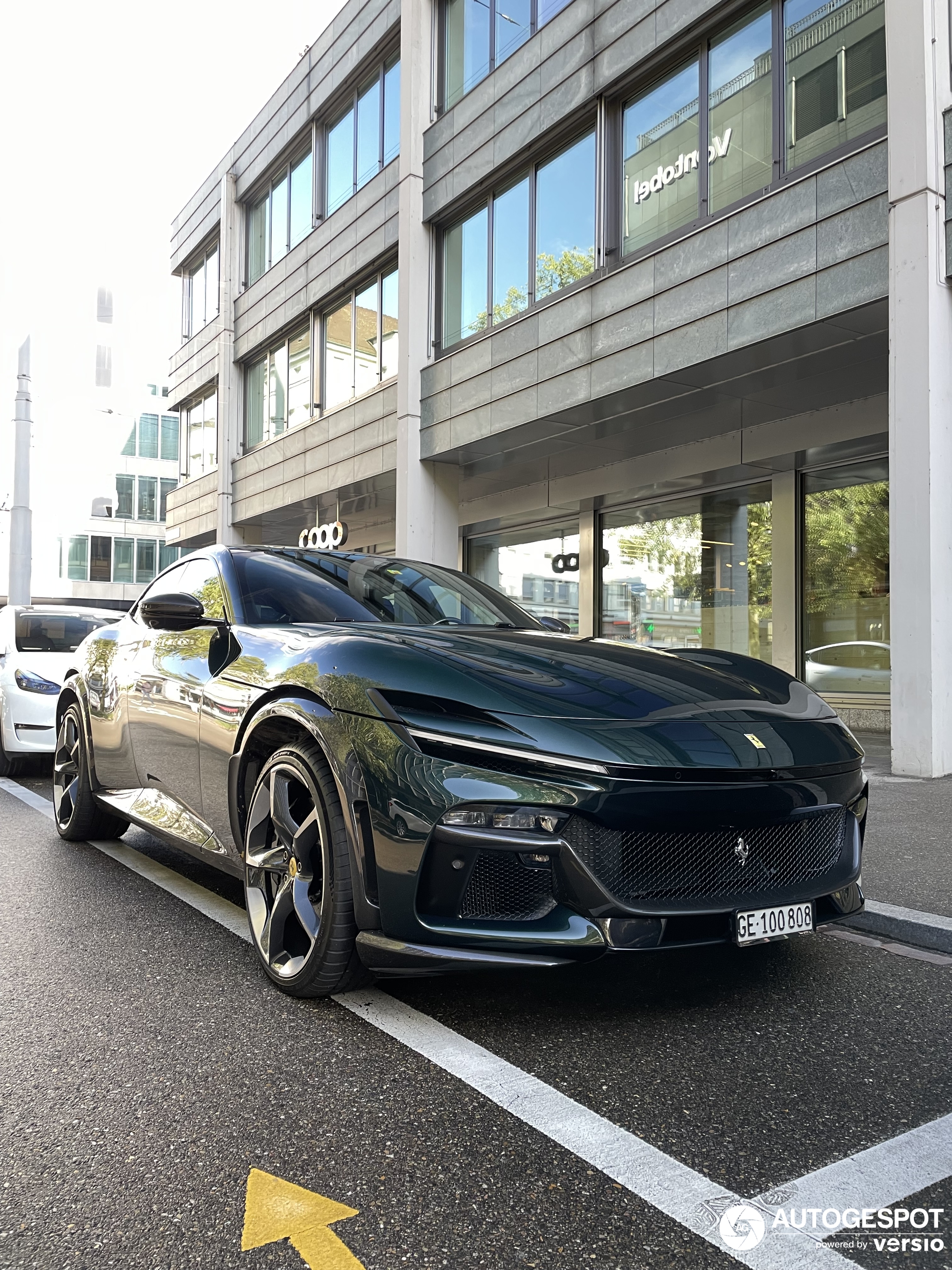 Dies ist der allererste Ferrari Purosangue der in Zürich zu sehen ist.