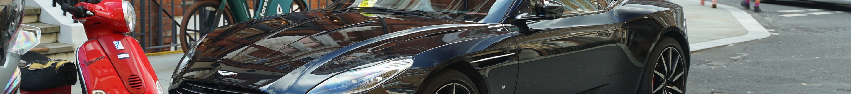 Aston Martin DB11
