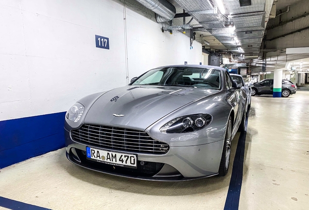 Aston Martin V8 Vantage Roadster 2012