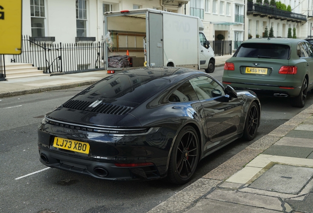 Porsche 992 Carrera 4 GTS