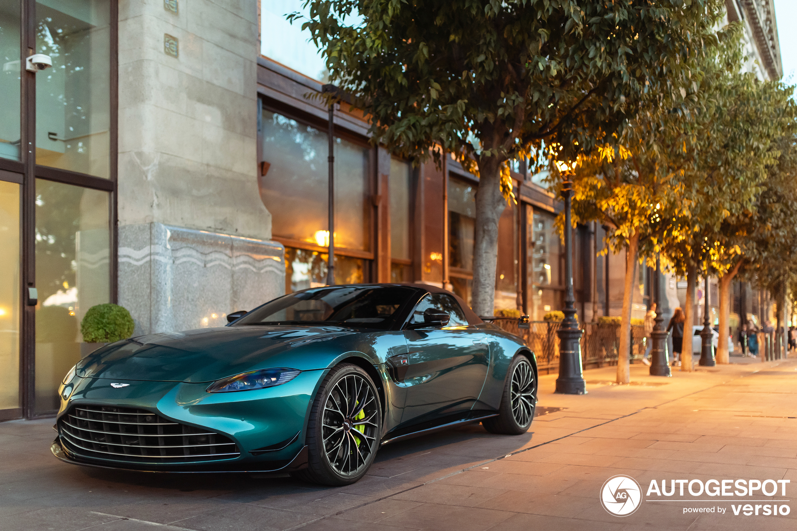 Aston Martin V8 Vantage Formula 1 Edition Roadster