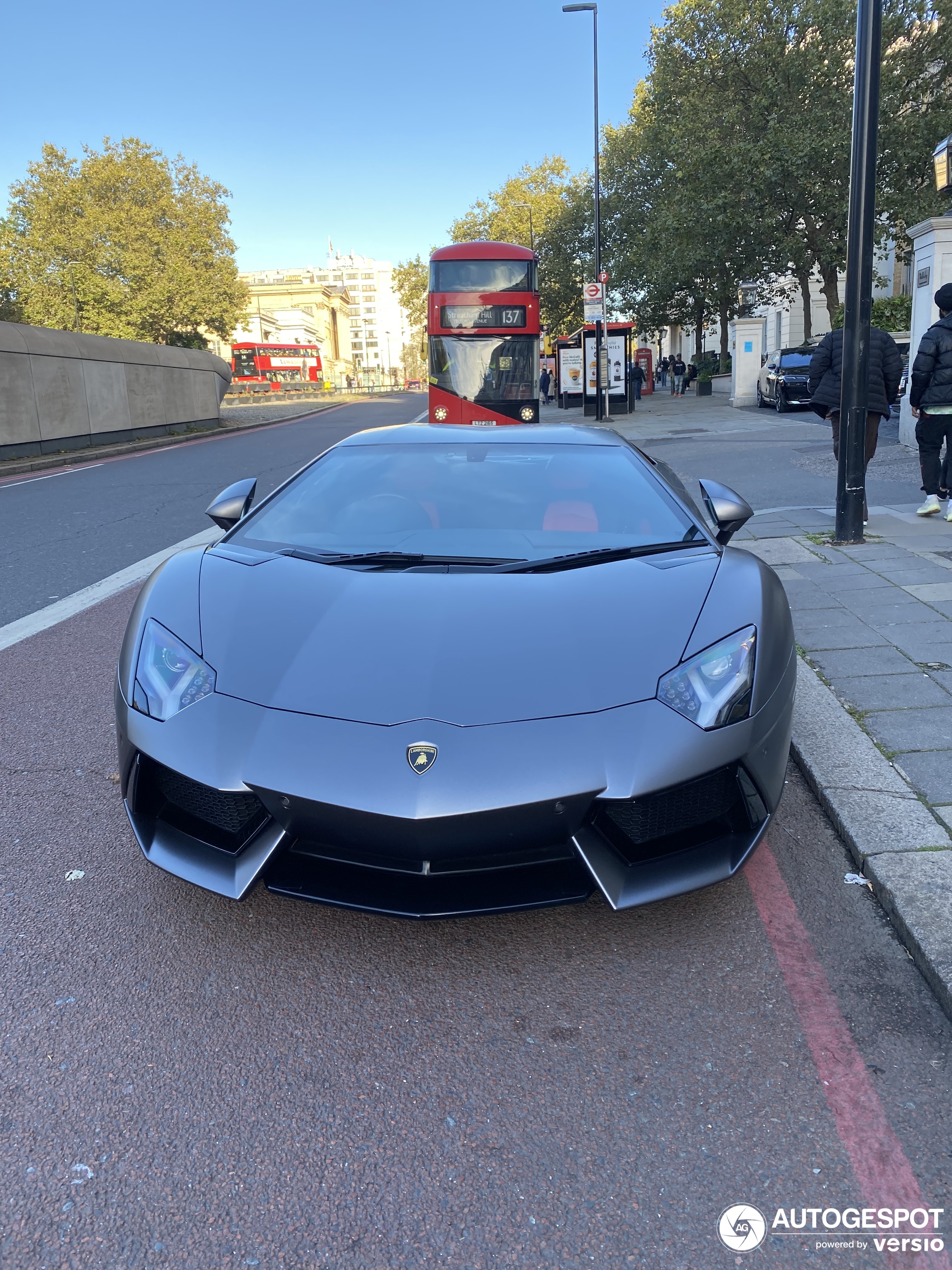 Lamborghini Aventador LP700-4