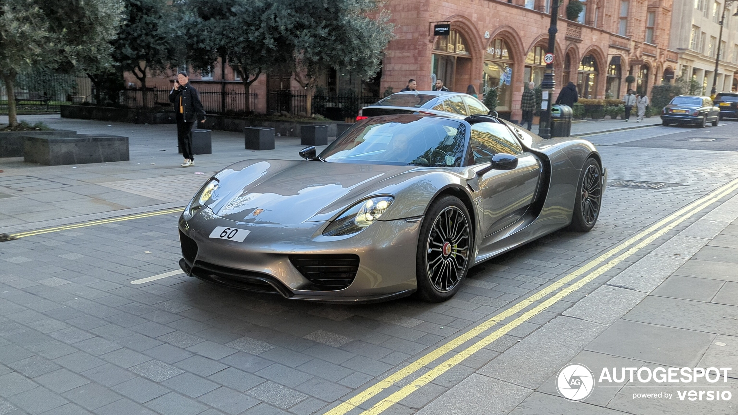 Porsche 918 Spyder Weissach Package