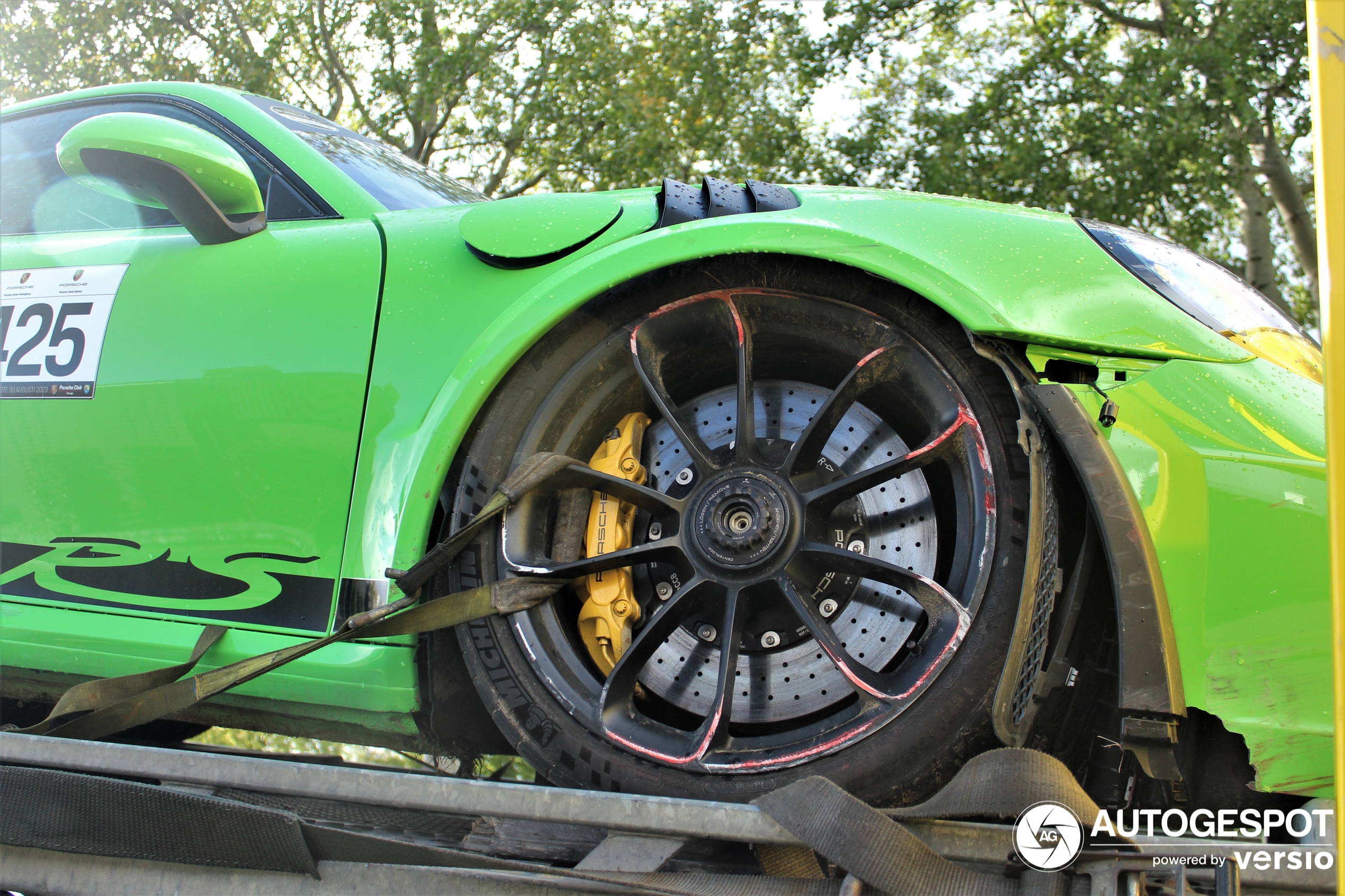 An frightening sight of this GT3 RS