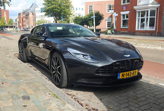 Aston Martin DB11