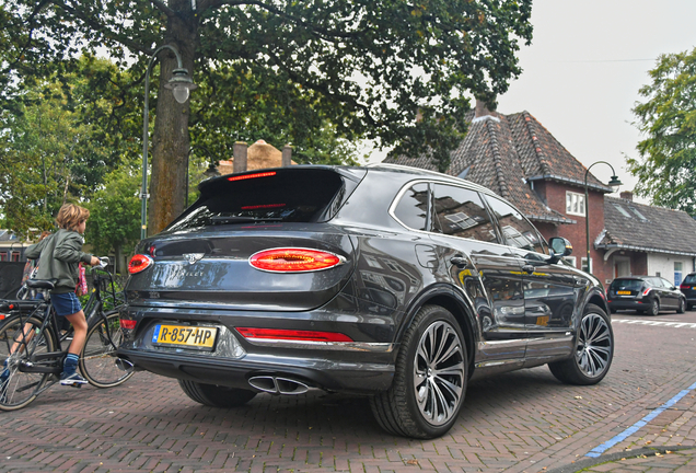 Bentley Bentayga Hybrid 2021