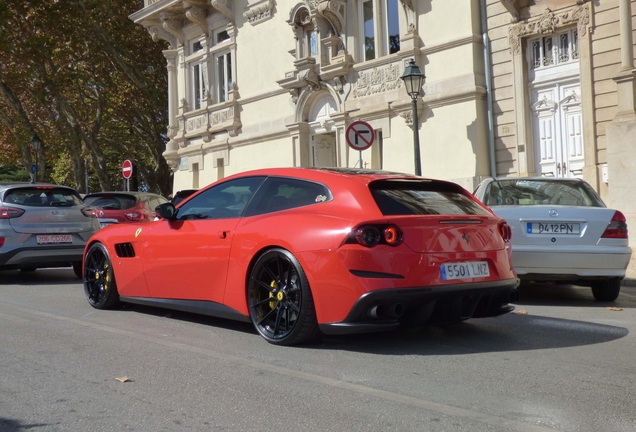 Ferrari GTC4Lusso T