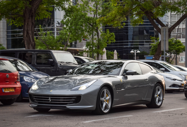 Ferrari GTC4Lusso T