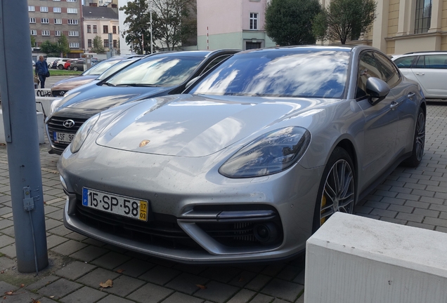 Porsche 971 Panamera Turbo