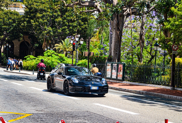 Porsche 992 Carrera 4 GTS