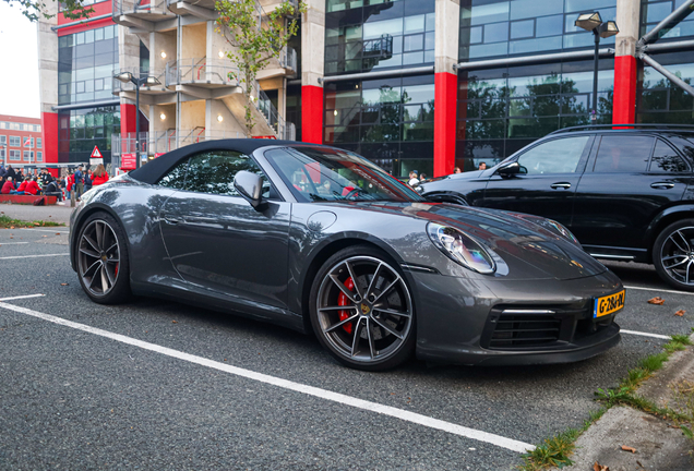 Porsche 992 Carrera 4S Cabriolet