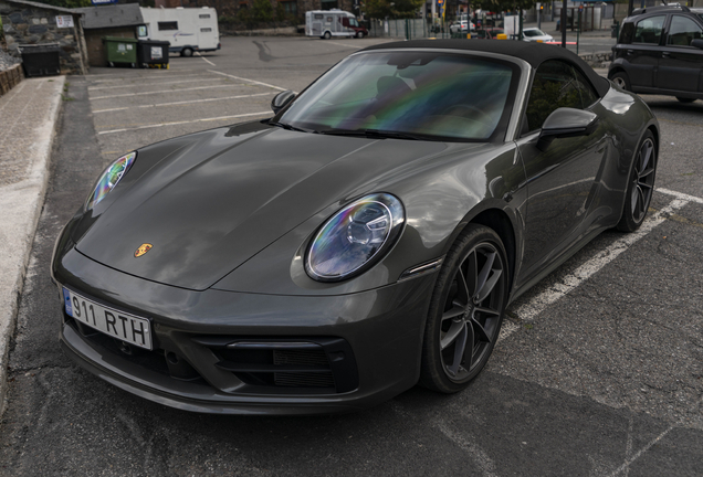 Porsche 992 Carrera 4S Cabriolet