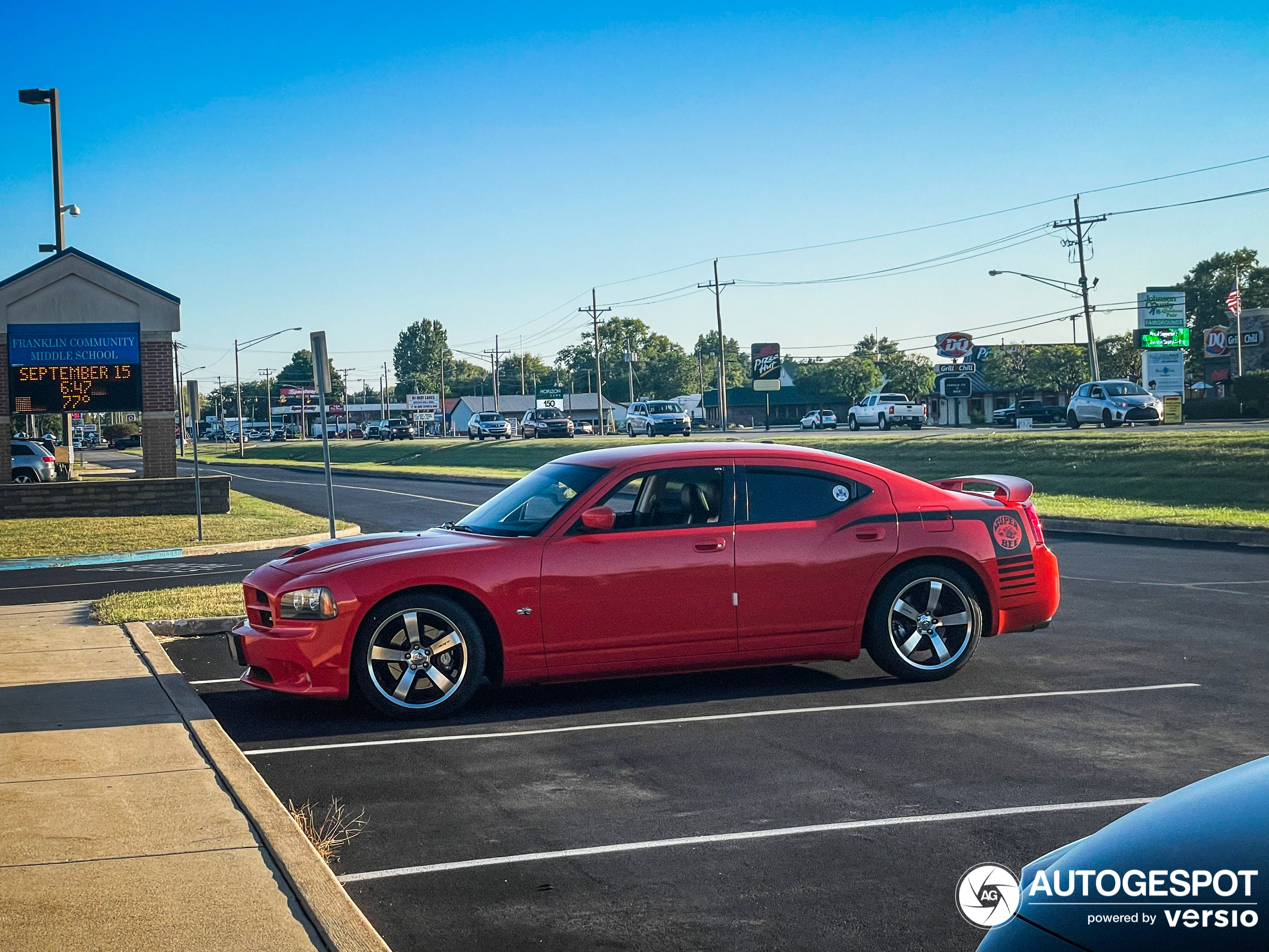 Dodge Charger SRT-8 Super Bee