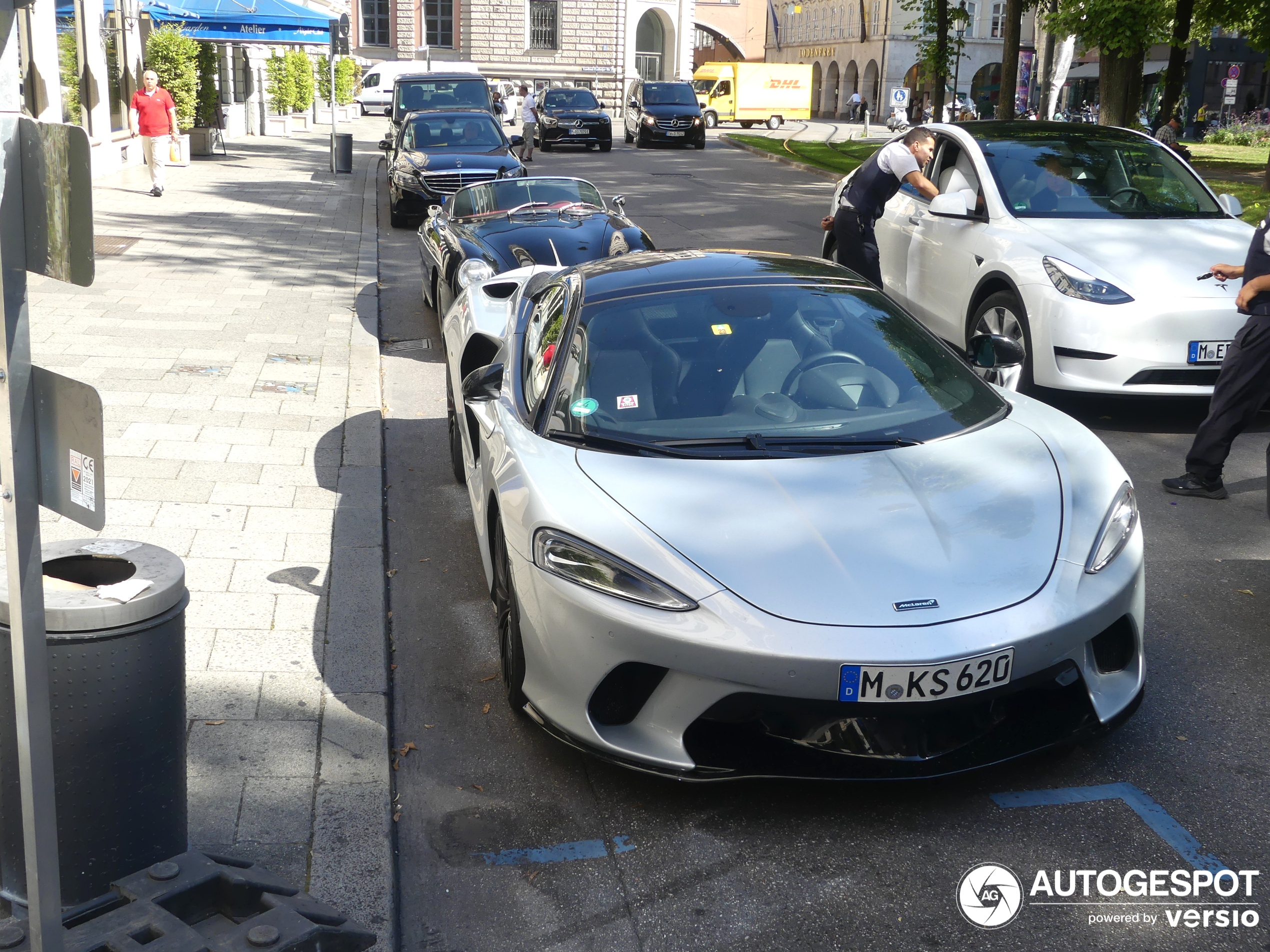 McLaren GT