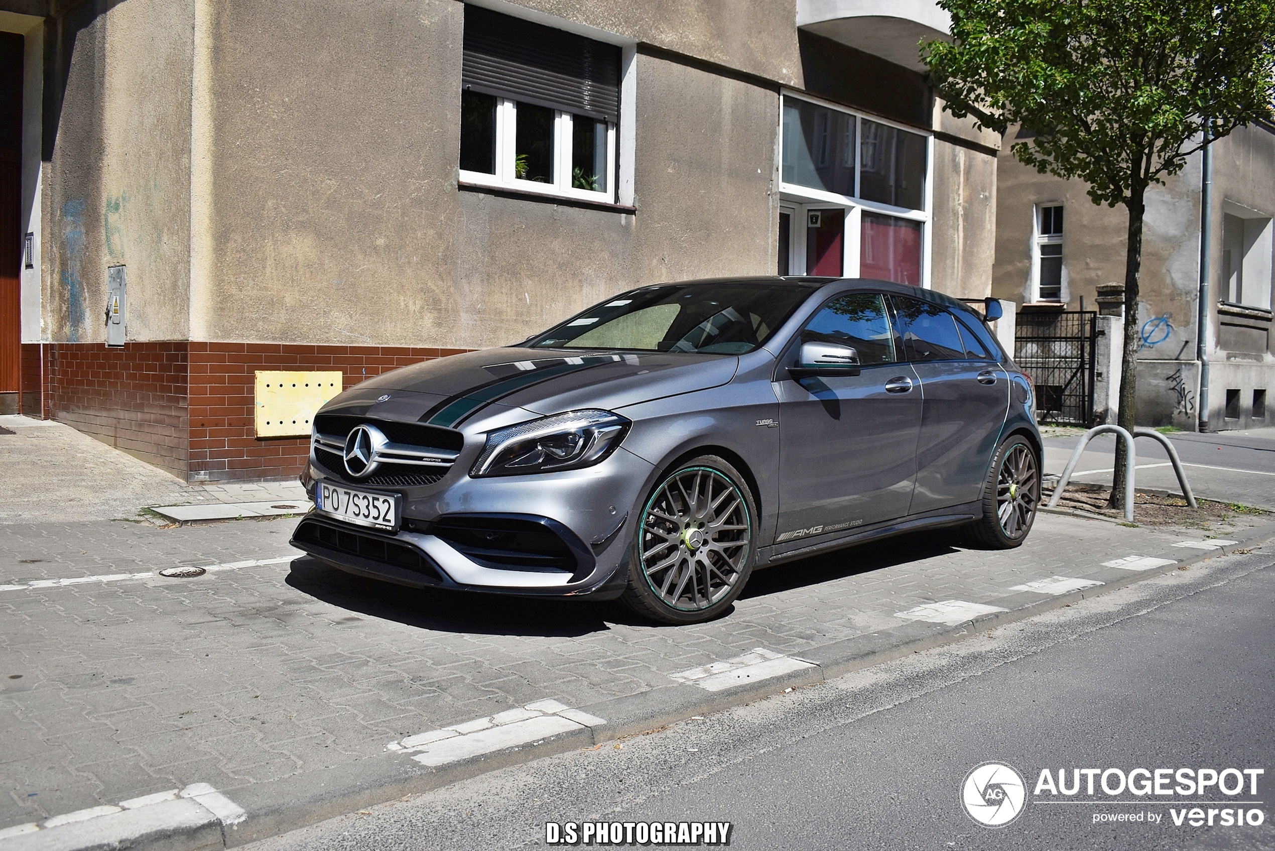 Mercedes-AMG A 45 W176 Petronas 2015 World Champions Edition