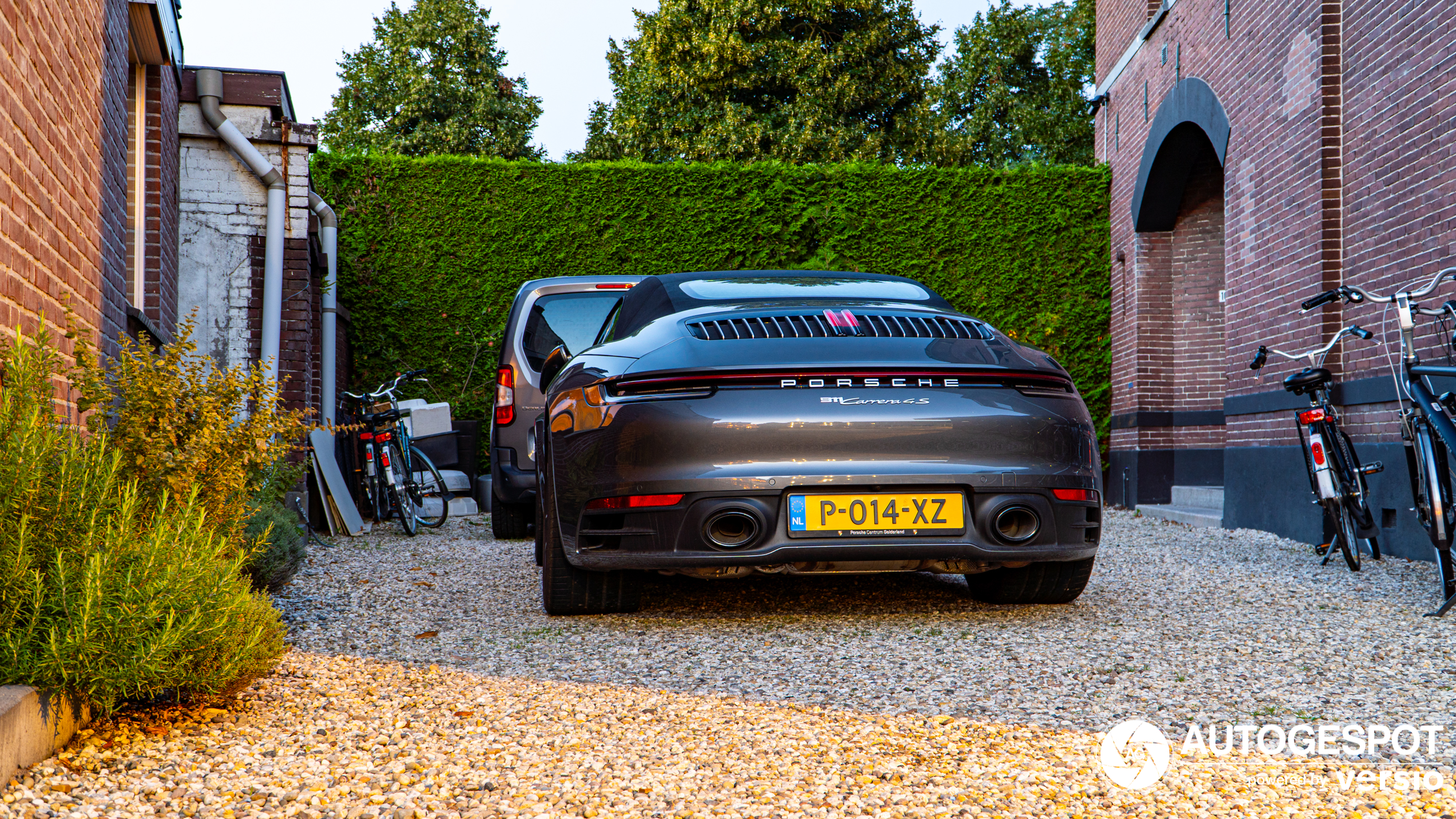 Porsche 992 Carrera 4S Cabriolet