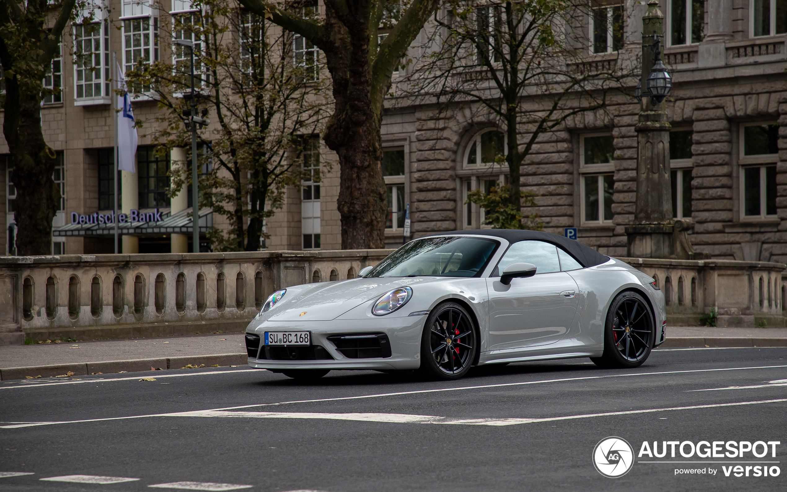 Porsche 992 Carrera 4S Cabriolet