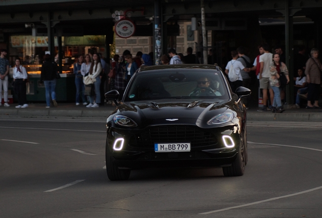 Aston Martin DBX