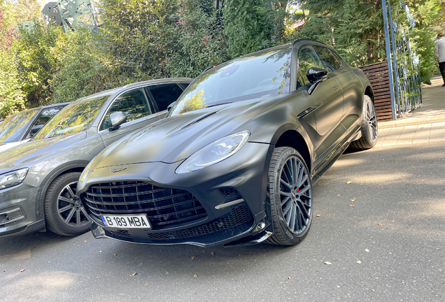 Aston Martin DBX707