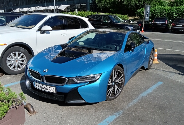 BMW I8