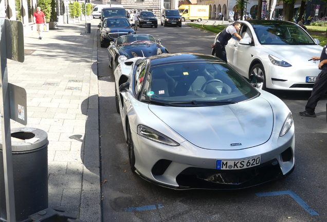 McLaren GT